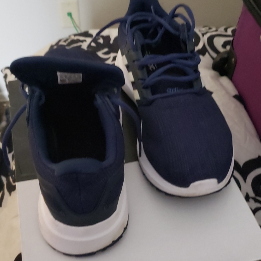 Adidas - Picture 4 of 5